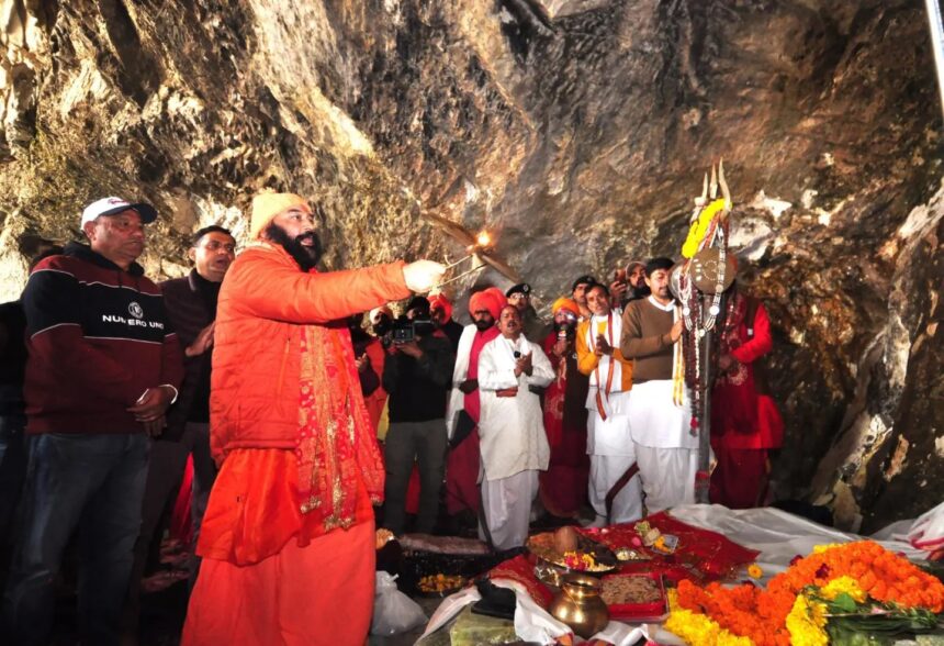 The Chhari Mubarak began its sacred journey from Dashnami Akhara in Srinagar, traversing a challenging 145-kilometer route.