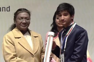 In Pic: Master Ayaan Sajad receiving his award from President Drupadi Murmu.