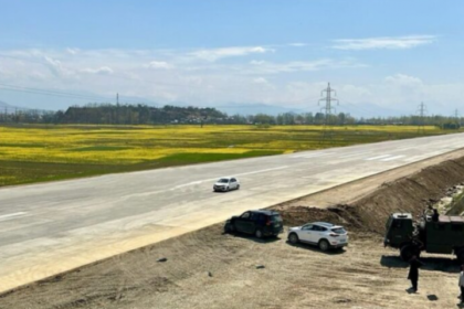 In Pic: A road (four way) in valley of Kashmir.