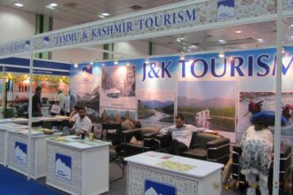 In Pic: J&K Tourism Boom: Tourist Numbers Surge to 4.48 Crore, Government Invests in Promotion